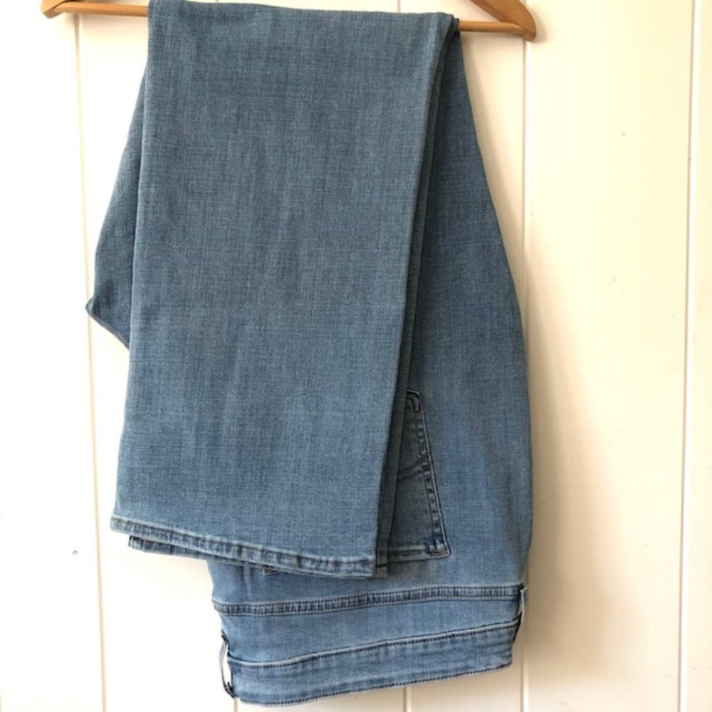 Levis 414 Classic Straight Mid-Rise Jeans - Picture 8 of 12